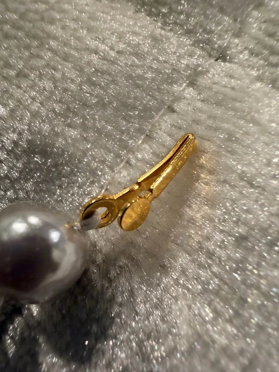 Versatile Elegance Gray Faux Pearl Bracelet - Picture 4 of 9